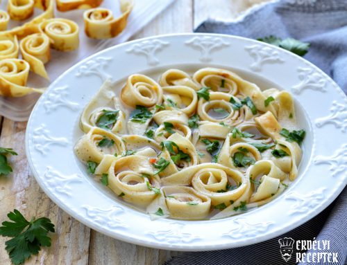 Húsleves palacsintatésztával (Frittatensuppe)