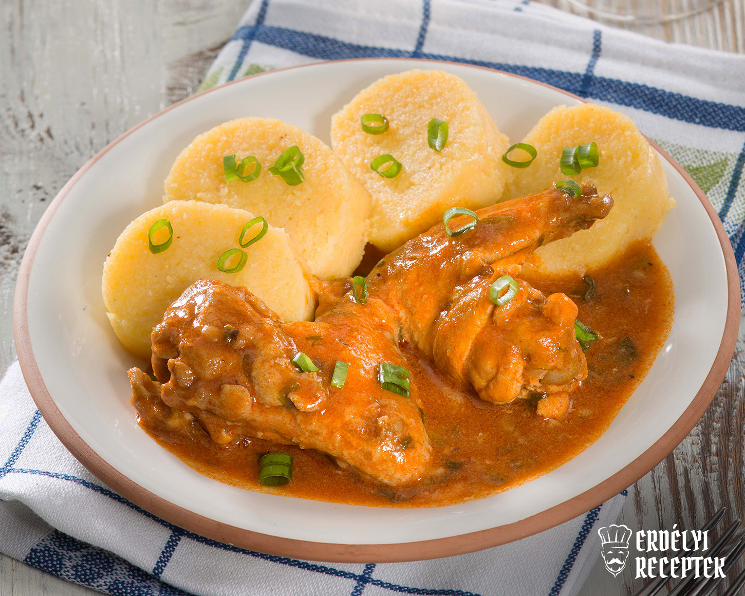 Csirke mártás puliszkával recept