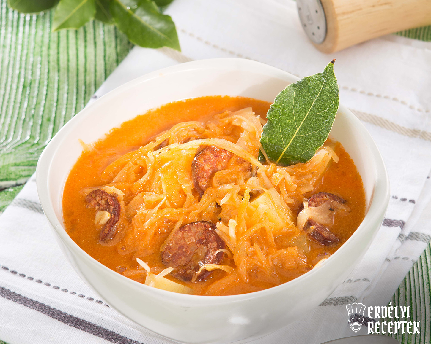 Székely Kolbászos káposztaleves recept