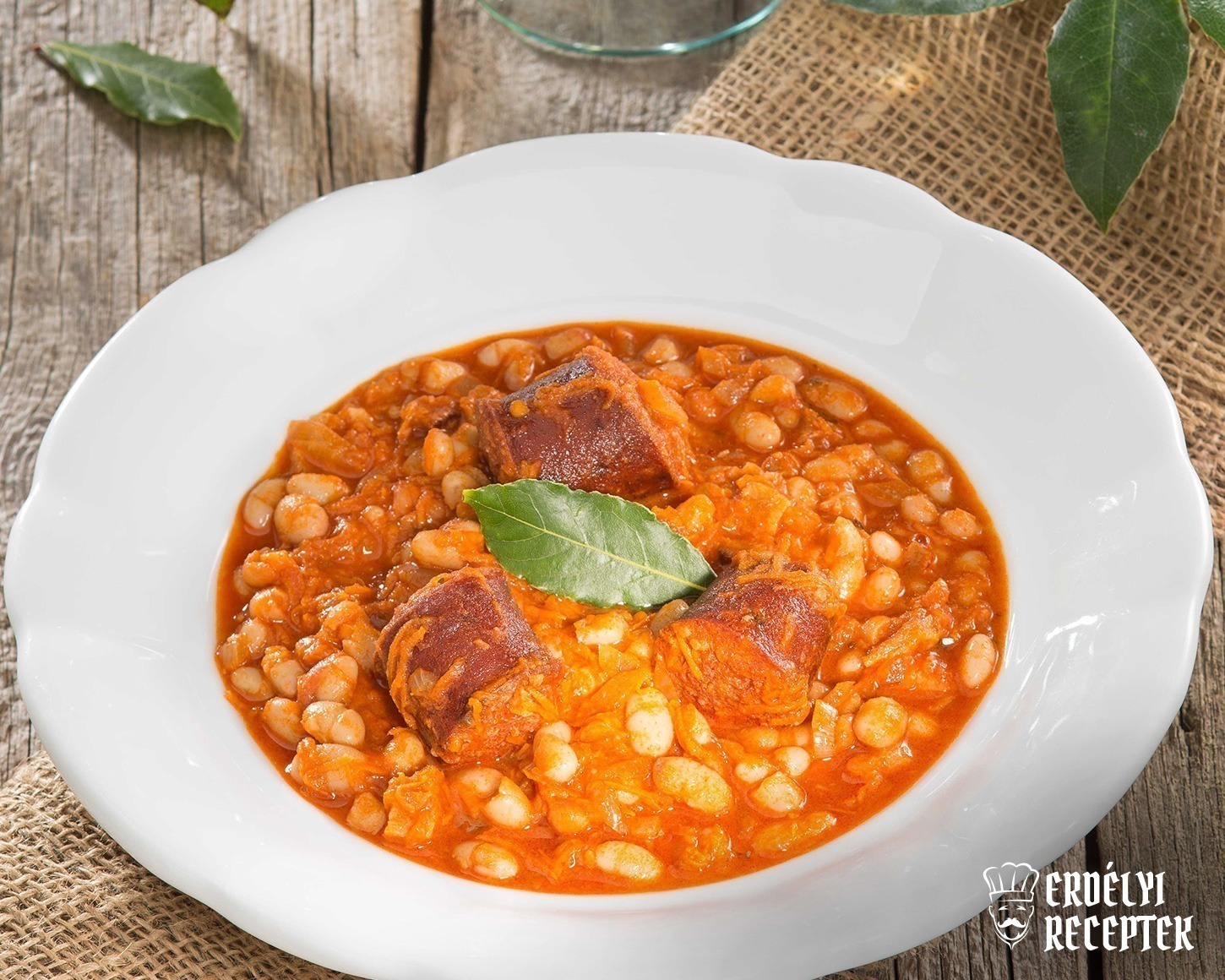 Román babfőzelék kolbásszal recept