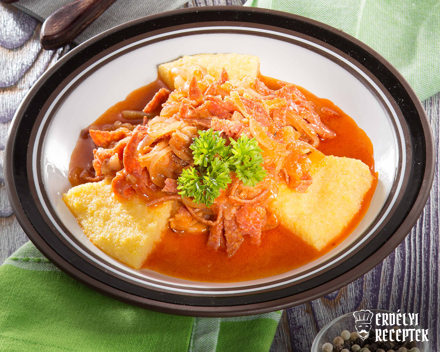 Hagymatokány puliszkával recept