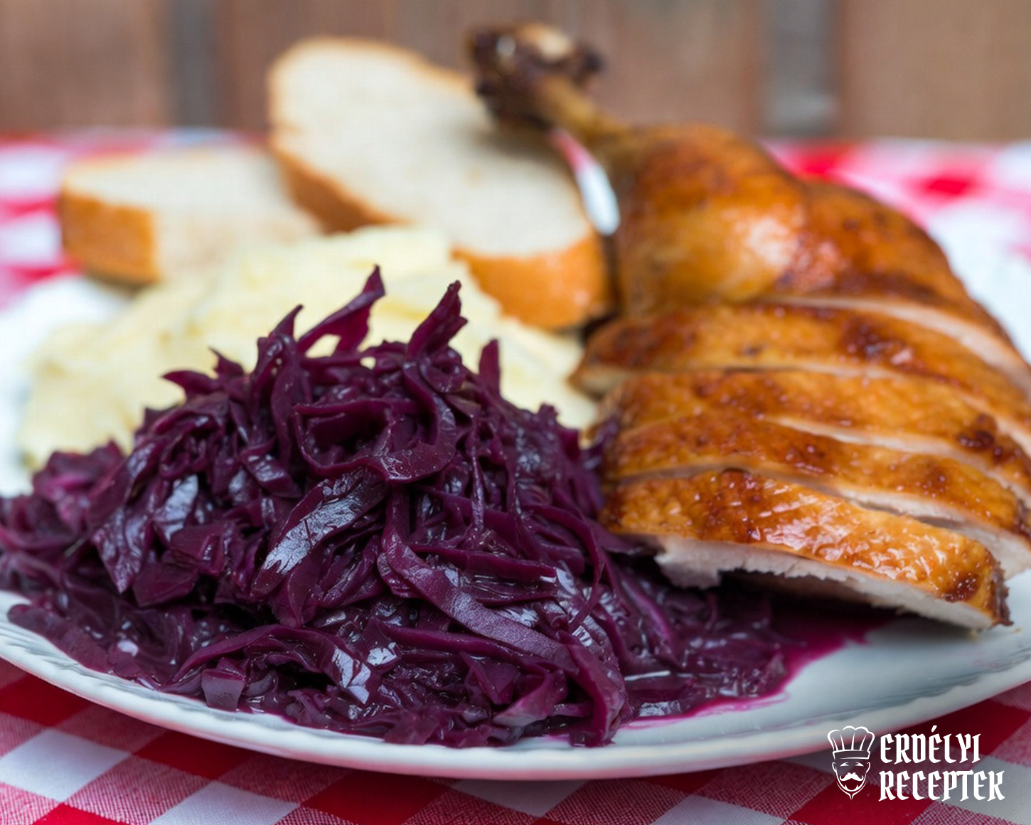 Párolt lila káposzta (klasszikus magyar recept – tökéletes kacsasült mellé)